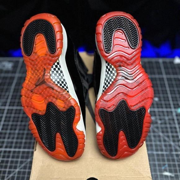 1996 Air Jordan 11 OG - Playoffs Bred size 8 - Picture 7 of 10